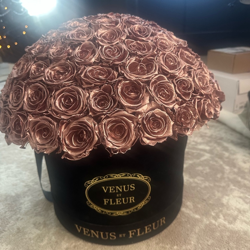 🌹 VENUS ET FLEUR • XL Premium Dome Arrangement • Metallic Rose Gold